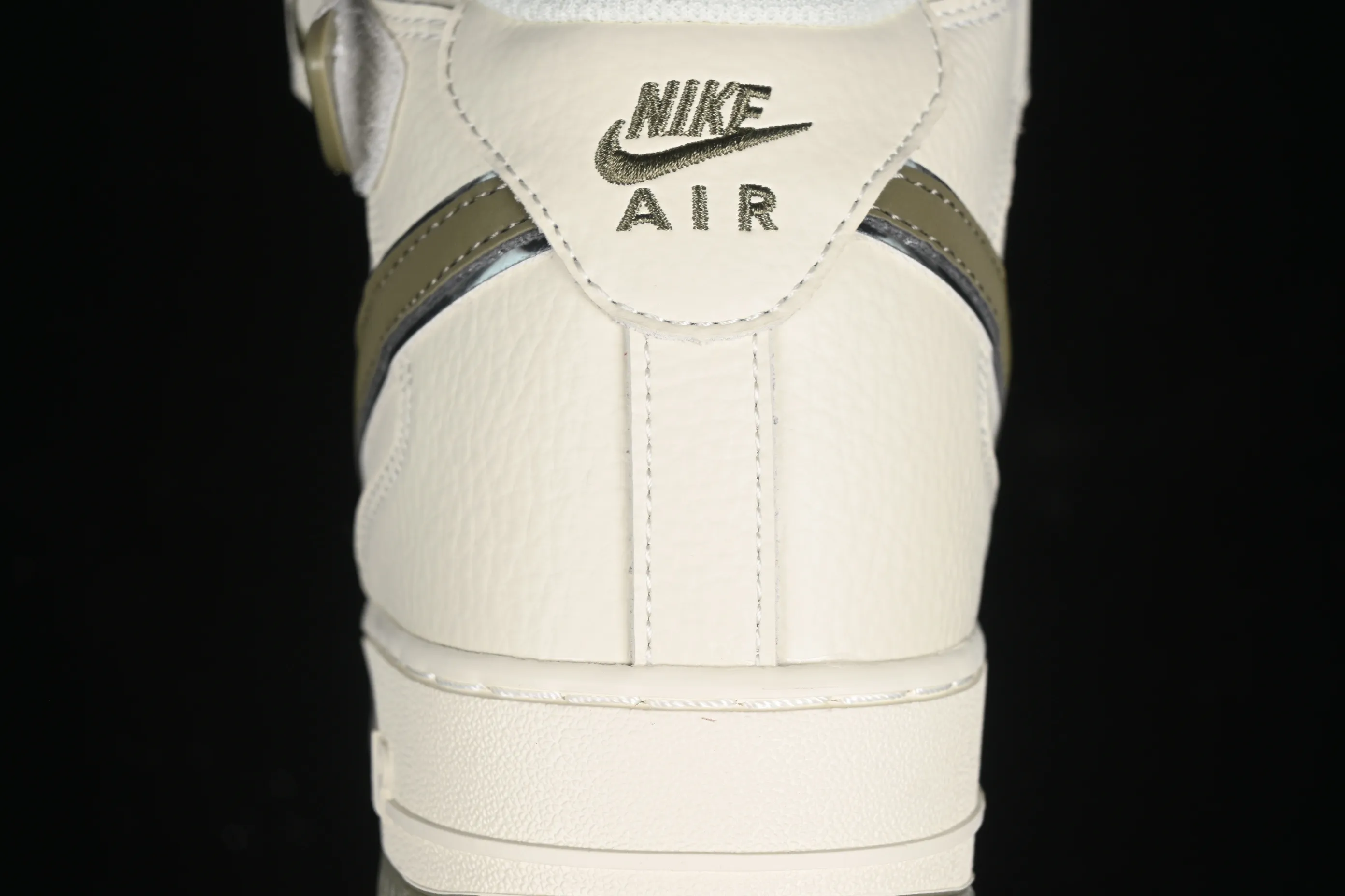 All categories Nk Air Force 1 Air Force series Nk Air Force 1 Mid Air Force mid-top Nk Air Force 1'07 Mid rice army green two-color bottom Starry Air Force One mid-top casual sneakers XL0236-231